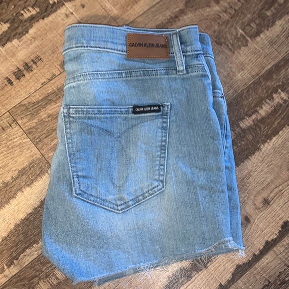 calvin klein mid rise jean shorts - Picture 1 of 6